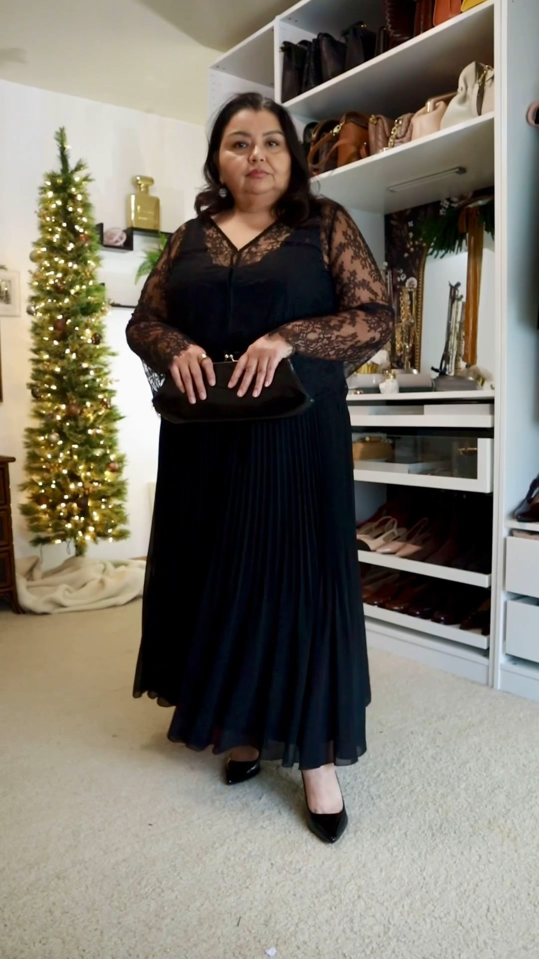 21 days of party outfits, day 3.🥂Chantilly lace is always appropriate. 