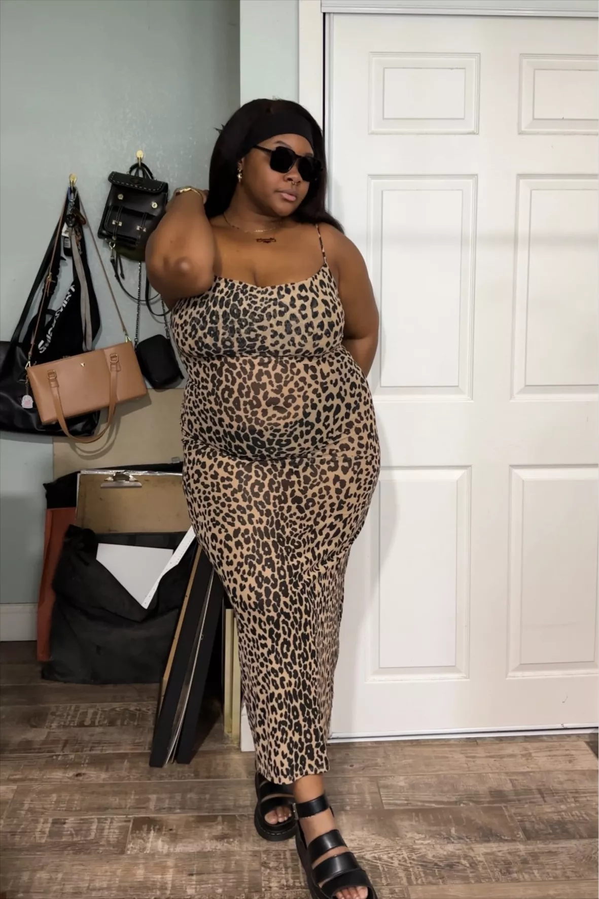 Plus Leopard & Letter Graphic Drop Shoulder Tee & Split Thigh Skirt  Curvy  outfits, Plus size baddie outfits, Pencil skirt outfits casual