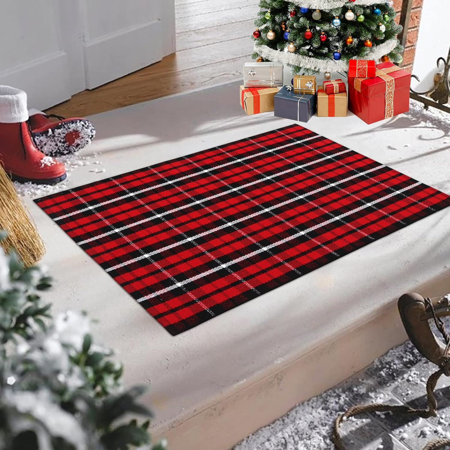 Amazon.com : Buffalo Plaid Outdoor Rug 24'' x 35'', KIMODE Christmas Black/Red Woven Cotton Farmh... | Amazon (US)