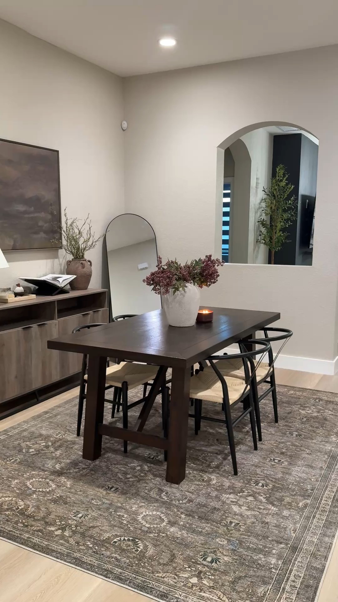 Living room views 🤍 #organicmodern #organicmoderndecor #organicmodernhome #neutralhome 