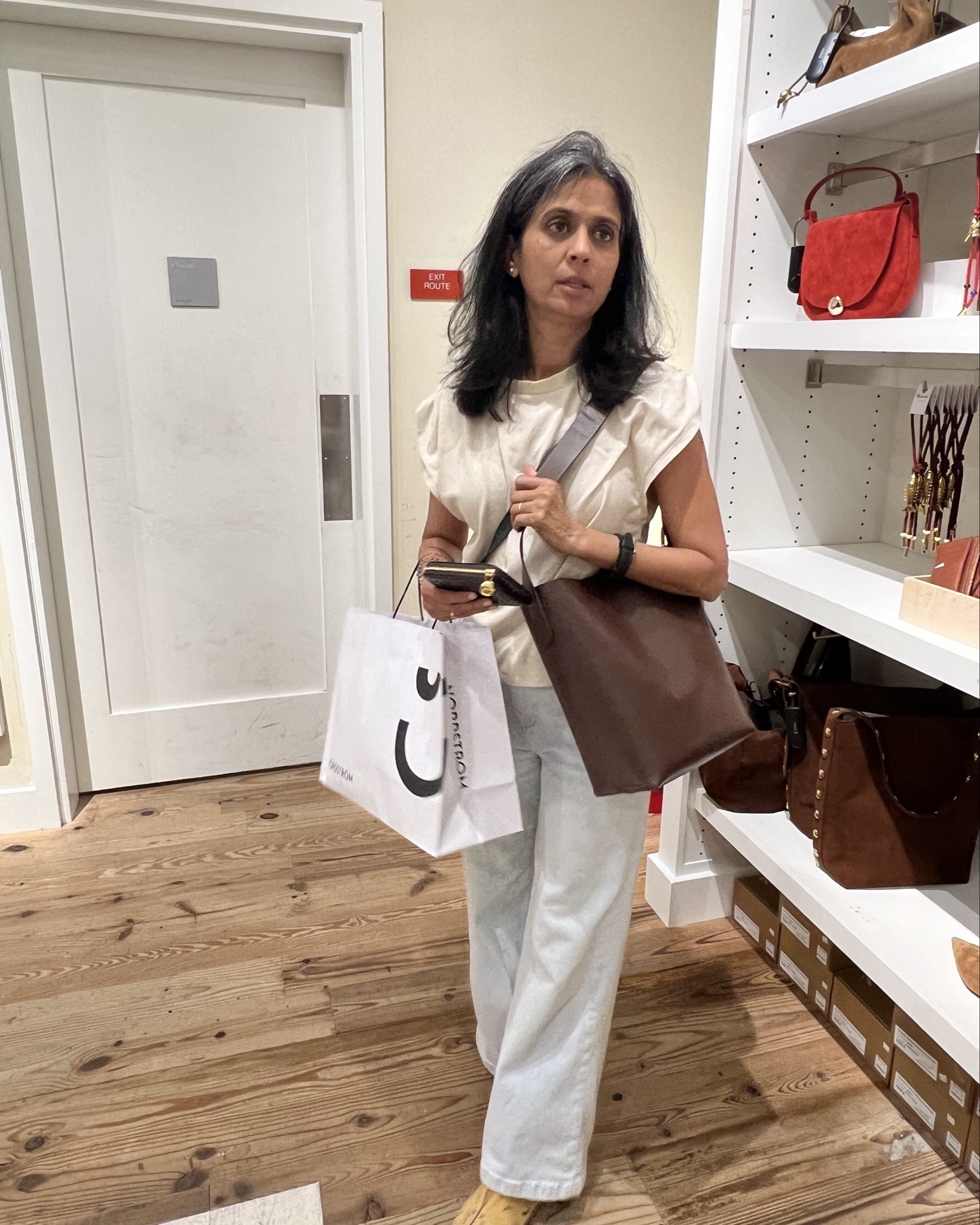 I need a new #handbag and this one from #madewell is a great size. Holds all my goodies 🤣

#LTKSummerEdit #LTKStyleTip