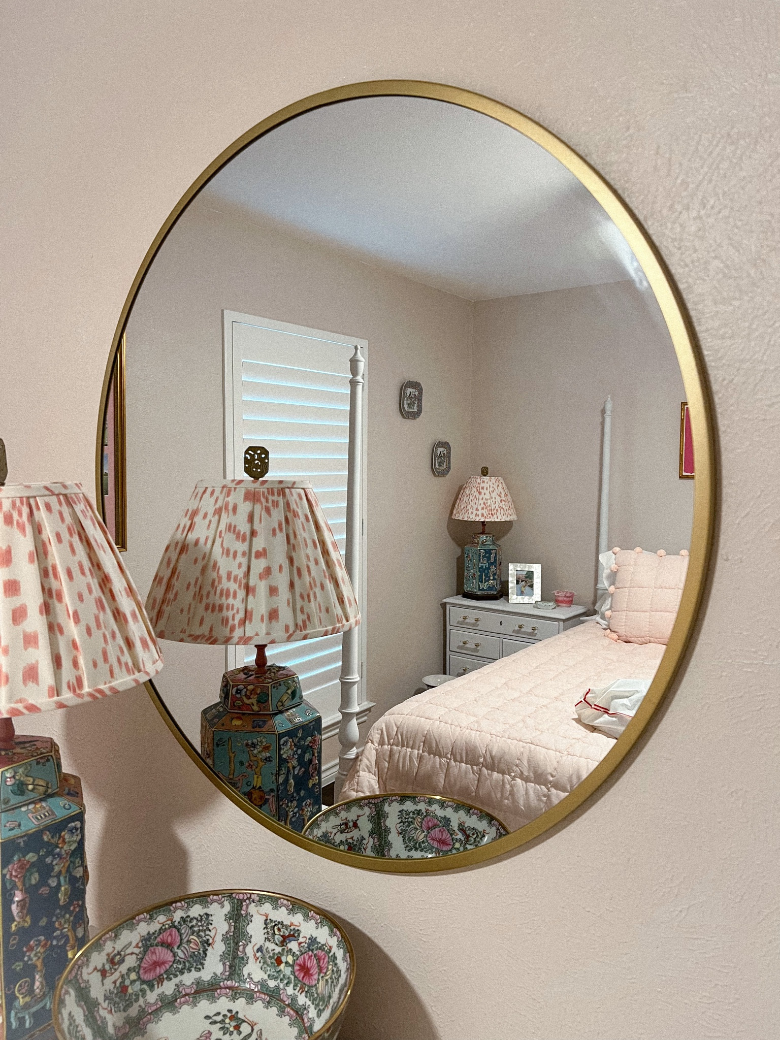 My girly room @ parents !! 🎀🩵

#LTKfindsunder100 #LTKCyberWeek #LTKhome