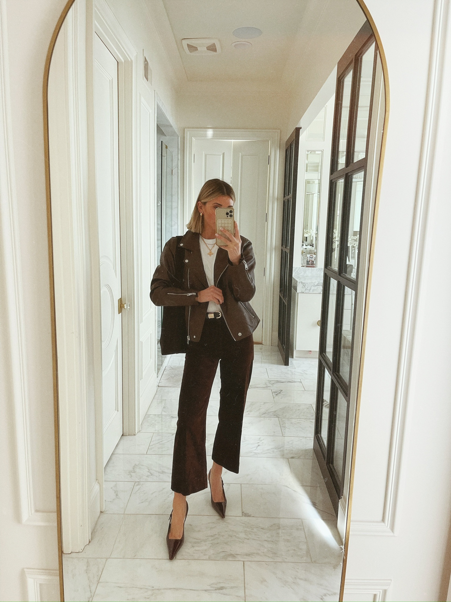 Brown is the color of the season and I love the warmth it brings to any look. 

#LTKSeasonal #LTKStyleTip