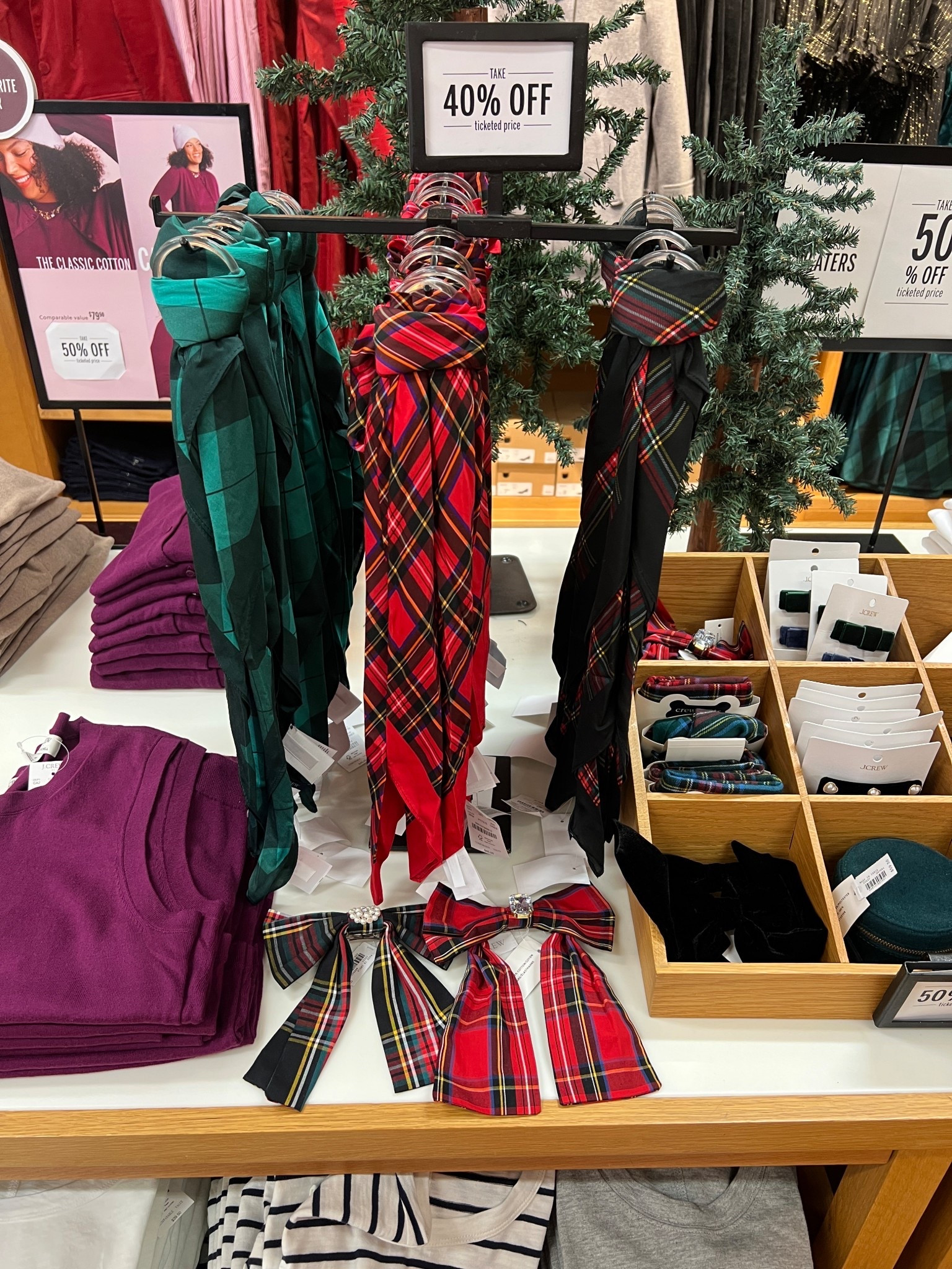 These accessories are such a fun way to add points of interest to an outfit! These work best for Winters, but the red tartan could work for all seasons especially during the holidays! 