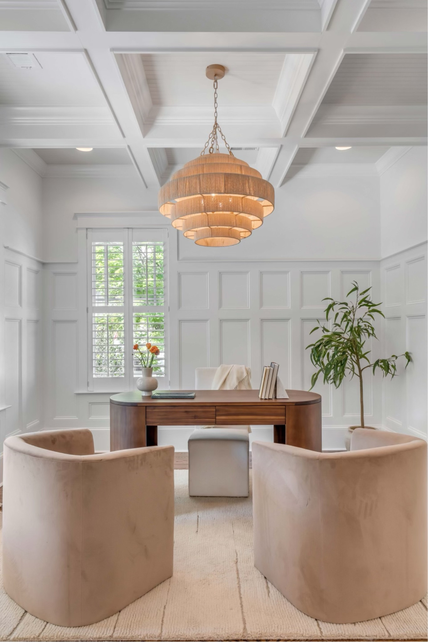 Less is luxe💫 Can we agree?

#homestaging #design #luxe #luxury #interiors #decorhaul 

#LTKHome #LTKStyleTip