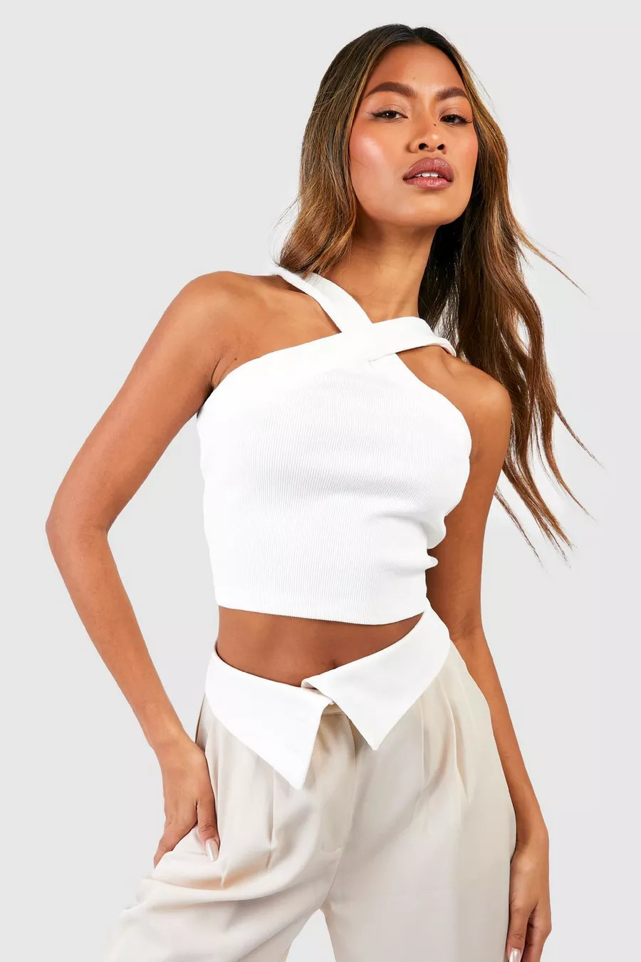 Crop top côtelé croisé | Boohoo.com (FR)