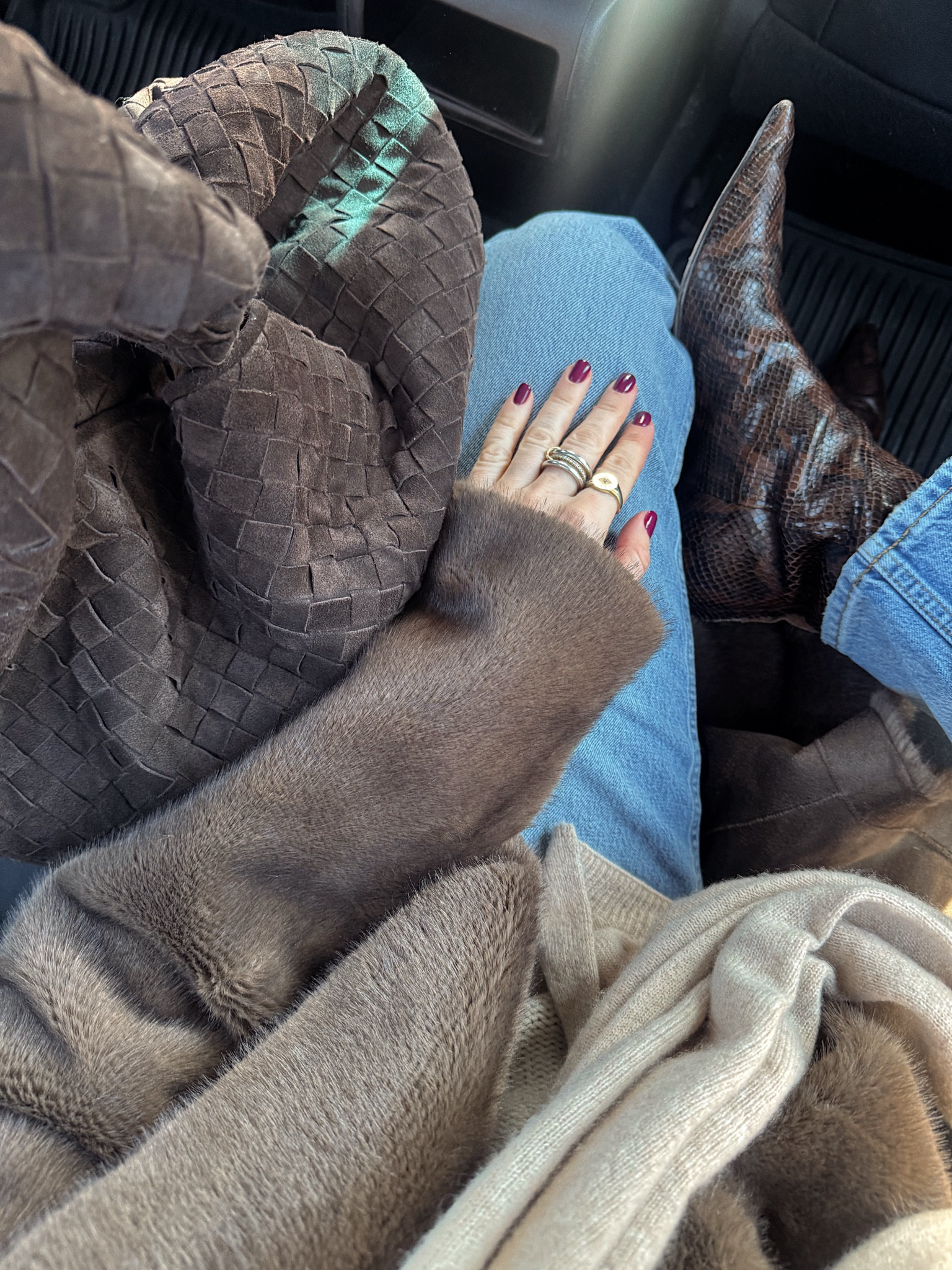 February details. Wearing the coat in a size M. 

#BottegaHopBag
#AeydeBoots