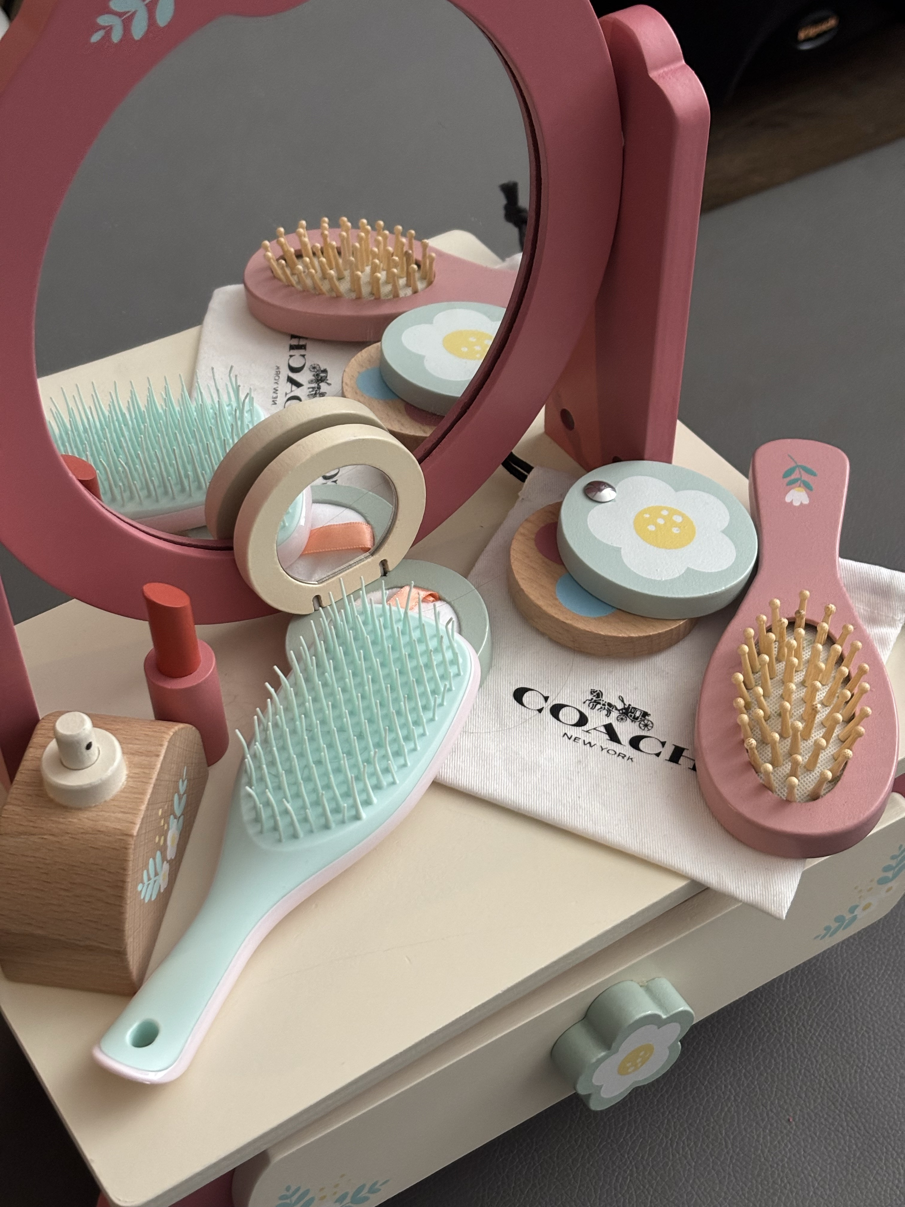 girly essentials 

#LTKdayinmylife #LTKSpringSale #LTKgrwm