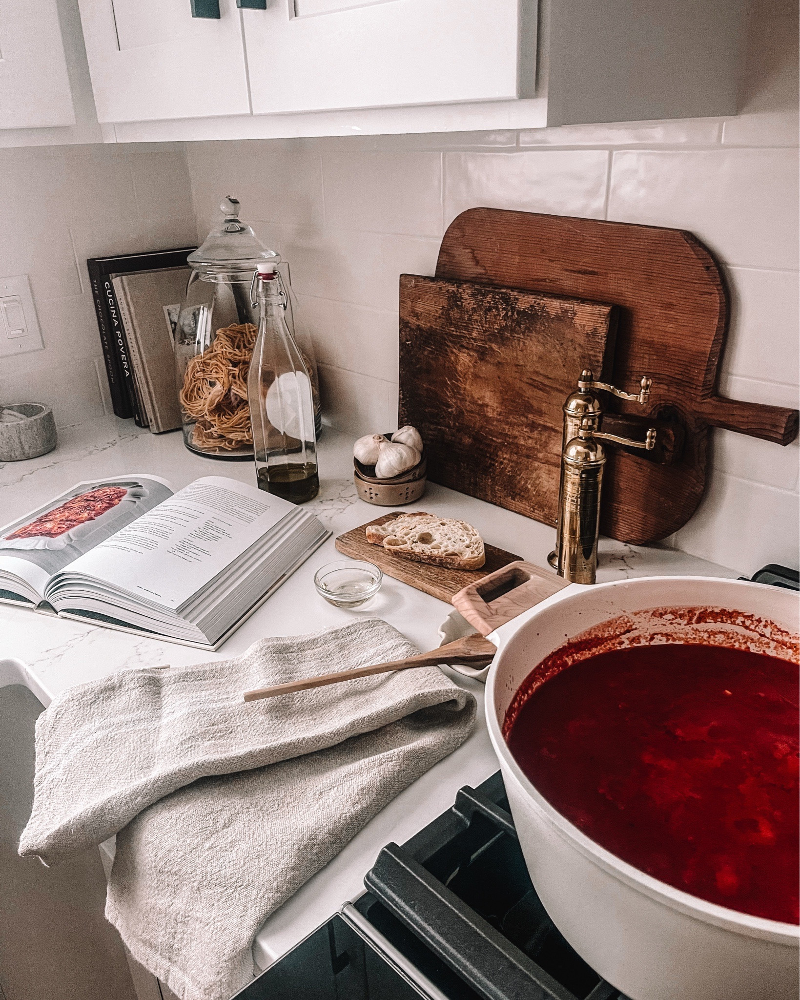 
It’s not a Sunday without sauce and meatballs. Snow falling, sauce slowly simmering, and a home filled with the coziest smells. If today were a feeling, it would be this. 

|Sunday Sauce| |Bread Boards| |Pasta Cookbook| |Bon Bon Jar| |French Linen Dish Towel|

#LTKdayinmylife #LTKHome #LTKfoodie