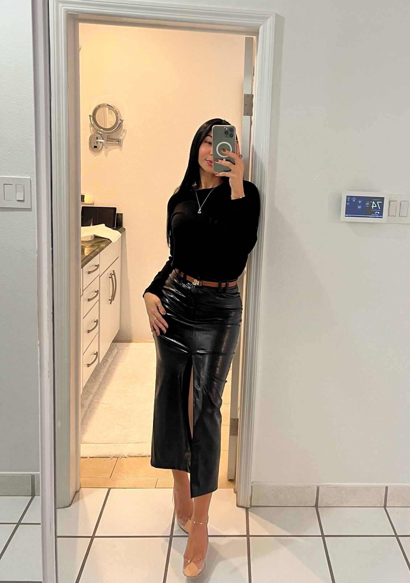 ✨Workwear outfit inspiration✨
Skirt and top from Zara, Belt Ralph Lauren, Heels from Revolve 
Zara, Zara outfits, Work wear, Leather skirt, Ralph Lauren belt, Clear shoes, Zara Skirt
#LTKStyleTip

#LTKWorkwear