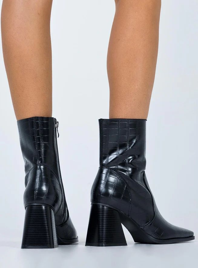 Michelle Boot Black | Princess Polly US