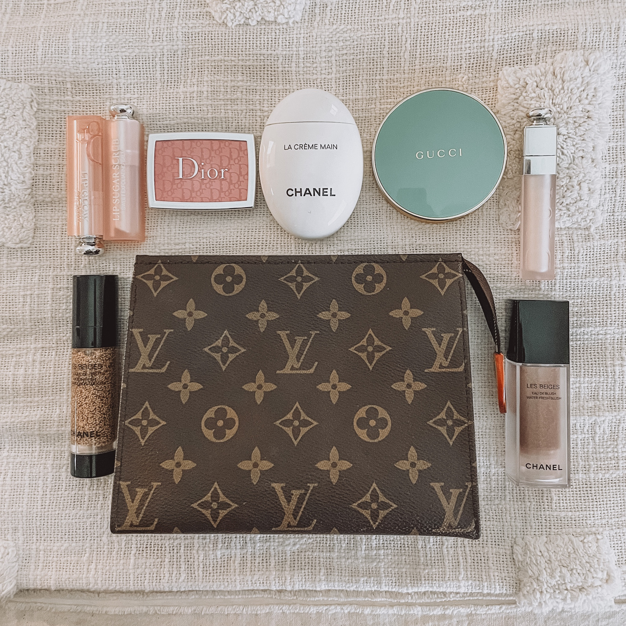 #makeupbag #makeup #blush #bronzer #foundation #chanel #dior #LV

#LTKitbag #LTKunder100 #LTKbeauty