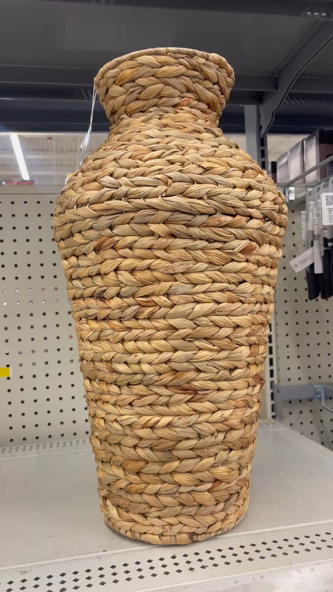 Large rattan woven vase under $40! 

Rattan vase, large rattan vase, coastal, coastal home, classic coastal home, coastal home decor, coastal style, Walmart, Walmart home, home decor collection 

#LTKHome #LTKFindsUnder50