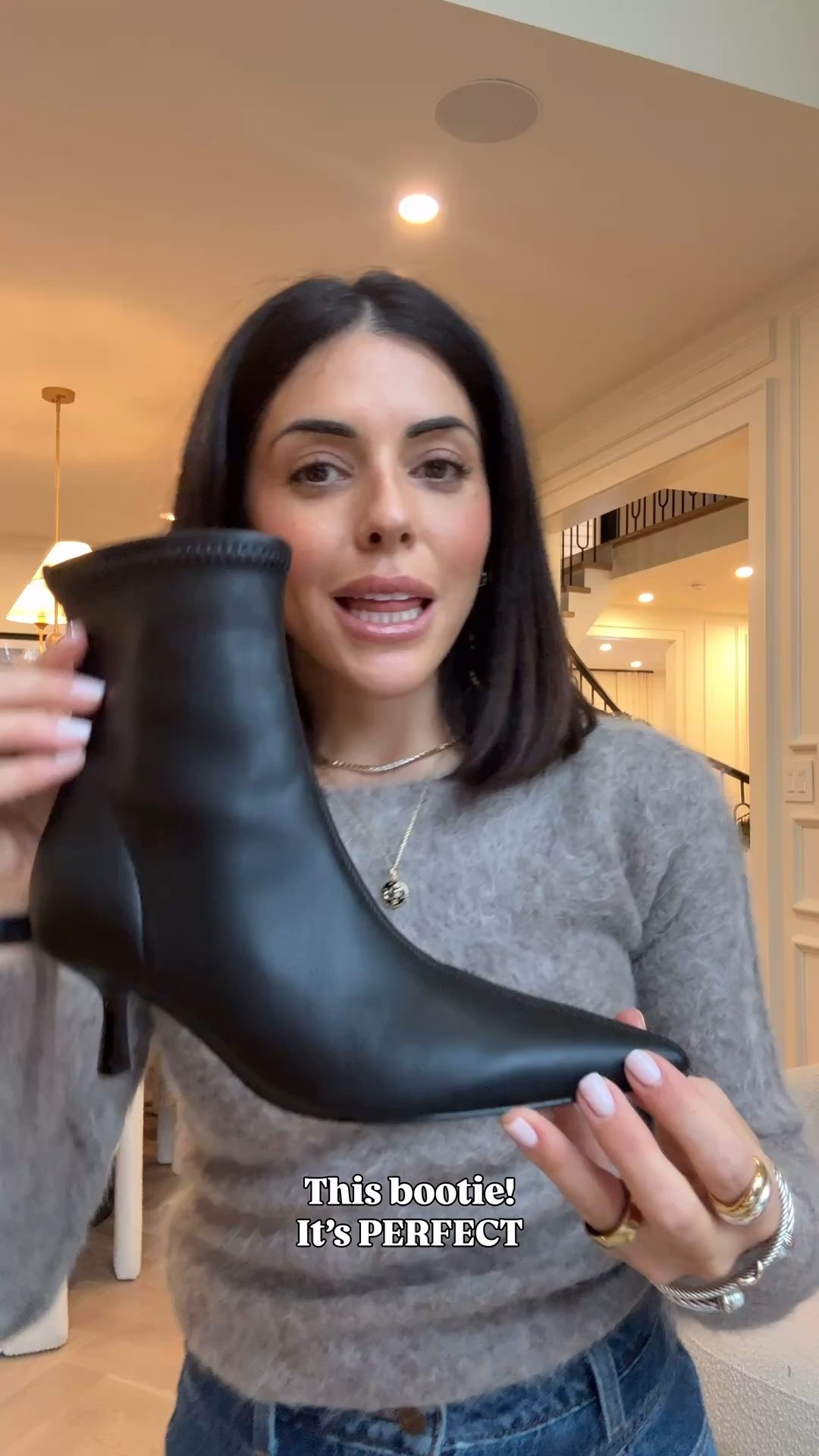 I tried the @guess Amorette bag and I can’t get over how roomy it is all while being so beautiful! The structure is stunning 

#ad #guesspartner

#LTKcanada #LTKstyletip