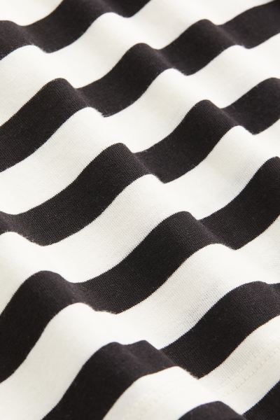 Long-sleeved jersey top | H&M (UK, MY, IN, SG, PH, TW, HK)