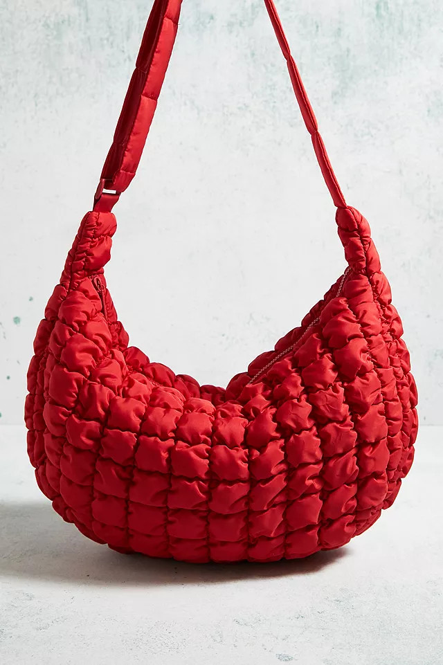 iets frans... Quilted Popcorn Sling Bag | Urban Outfitters (EU)