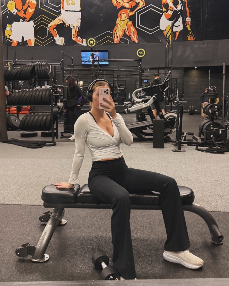 comfiest workout set - loveee the wrap top - size medium in everything! (runs a little smaller than true to size)

#LTKActive #LTKFindsUnder100 #LTKfitnessgoals
