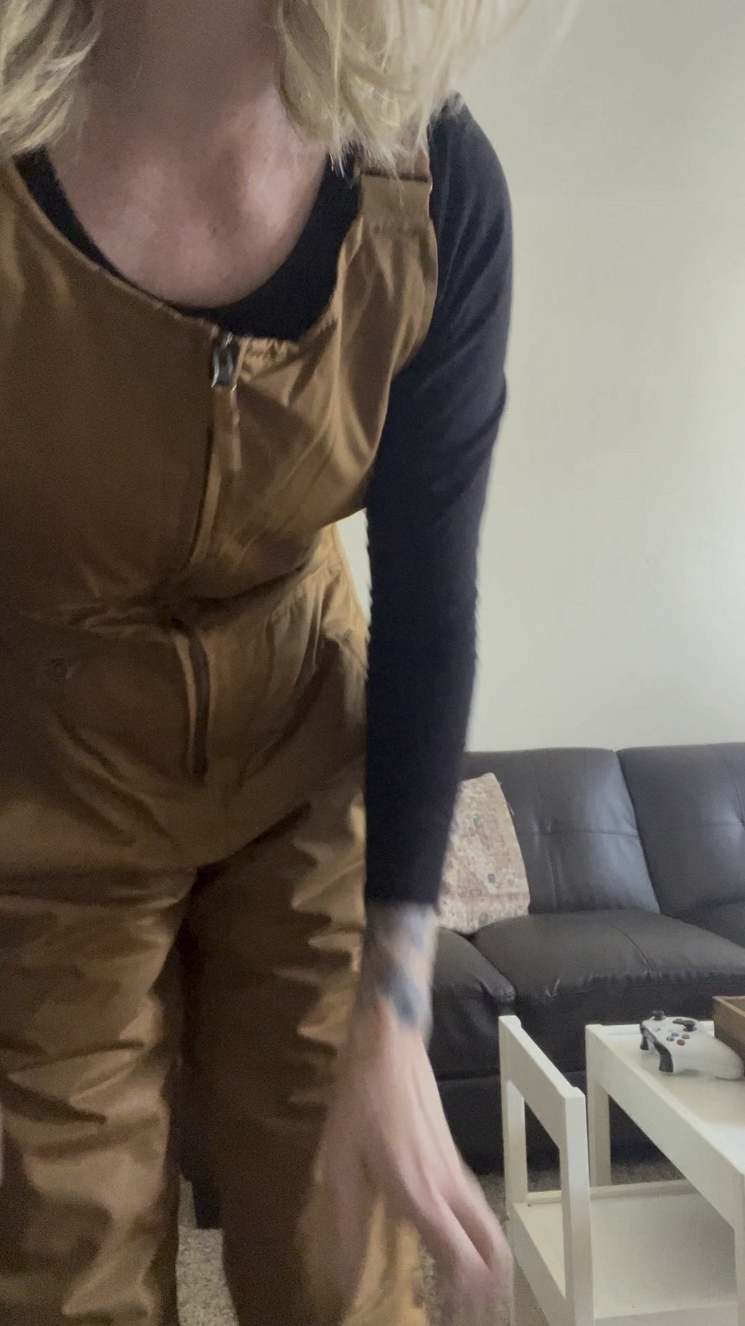 Snow pants. Snow overalls. Snowboarding gear. Snowboard outfit. Snowboard pants. Snow. Winter. Winter outfit. 

#LTKworkwear #LTKSeasonal #LTKHoliday