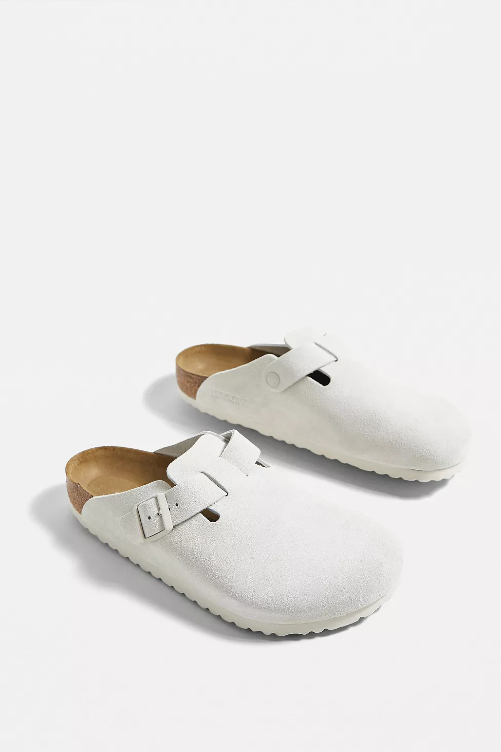 Birkenstock Antique White Suede Boston Clogs | Urban Outfitters (EU)