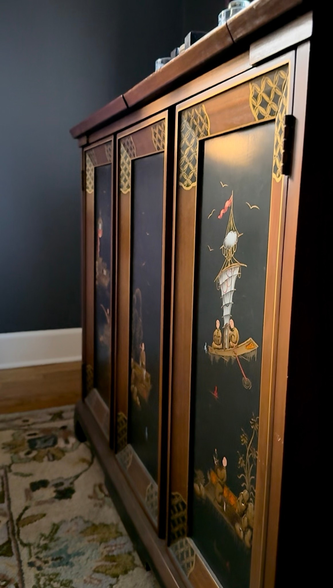 📍Moody corner find: This vintage-inspired chinoiserie cabinet is a nod to a hand-me-down from my grandfather. I’m always drawn to pieces that tell a story—this one whispers collected, not curated. (Inspired piece, not the original.)

#MoodyInteriors #RusticLuxe #EclecticHome #VintageInspired #ChinoiserieDecor #DarkWallInspo #CollectedHome #HomeWithCharacter #InteriorDetails #SlowLivingHome #WildAndRootedLiving #CozyCorners


#LTKHome