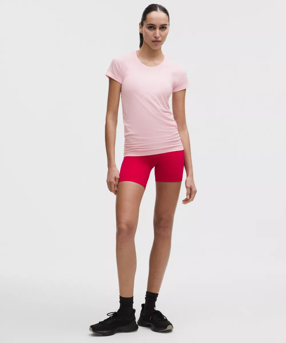 Swiftly Tech Kurzarmshirt 2.0   H\u00fcftl\u00e4nge | lululemon DE