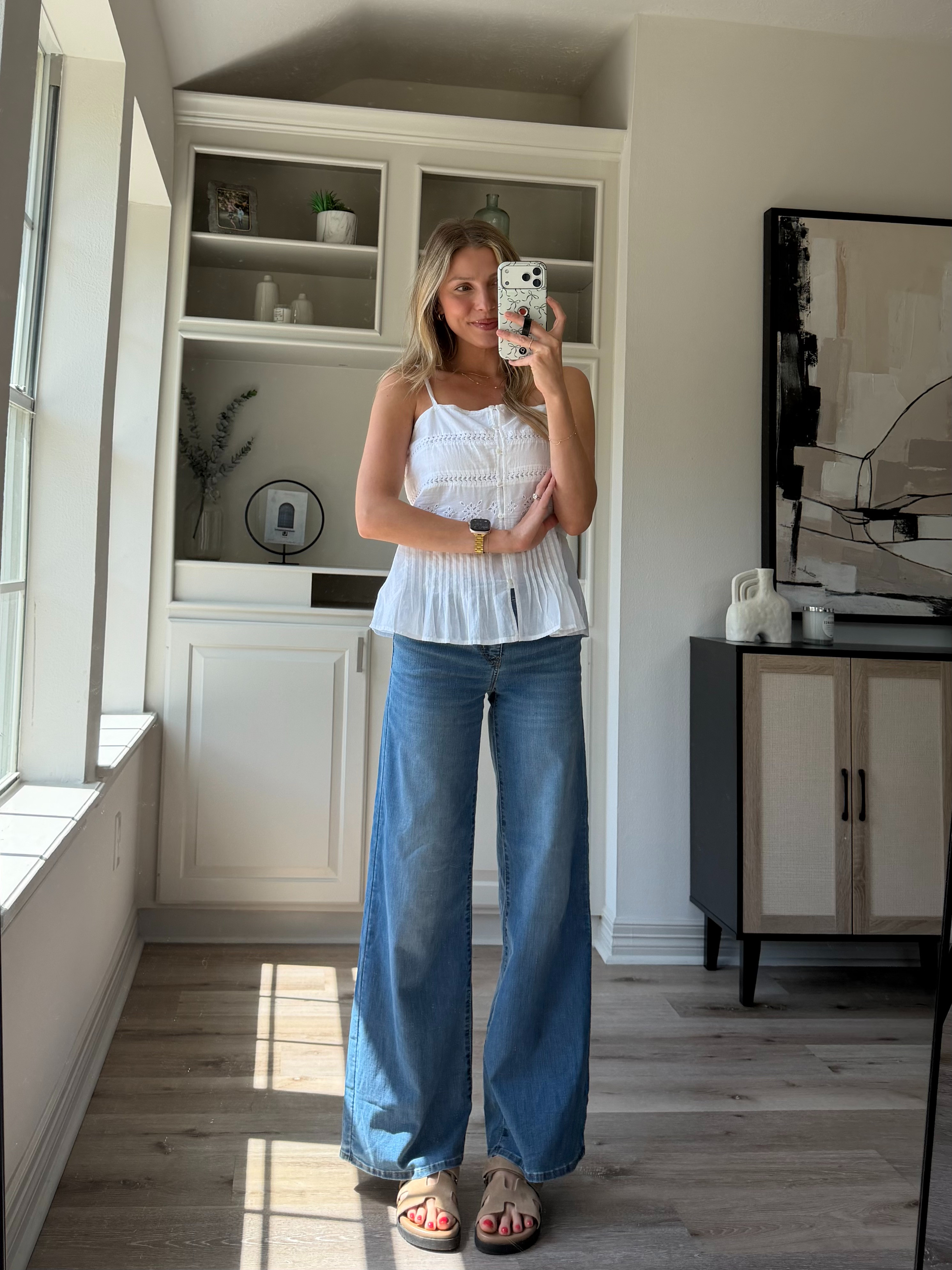 Cute spring mom outfit! 

 