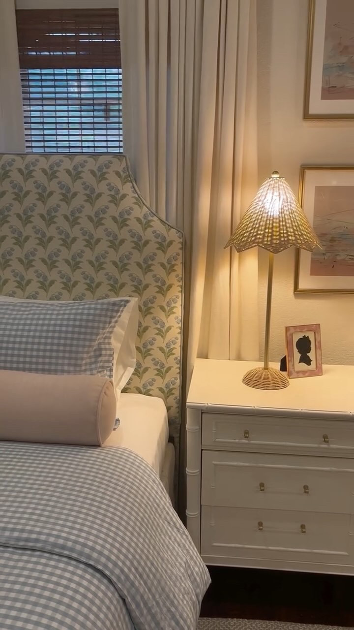 Sweet dreams, little girl!🎀✨

#interior #interiordesign #design #homedecor #home #architecture #decor #amykellyinteriors #homedesign #interiors #art #decoration #interiordesigner #interiordecor #luxury #interiorstyling #designer #architect #furnituredesign #vintage #house #love #fortworthdesign #fortworthinteriordesign #fortworthinteriors #fortworthdesigner #dallasinteriordesign #dallasinteriors