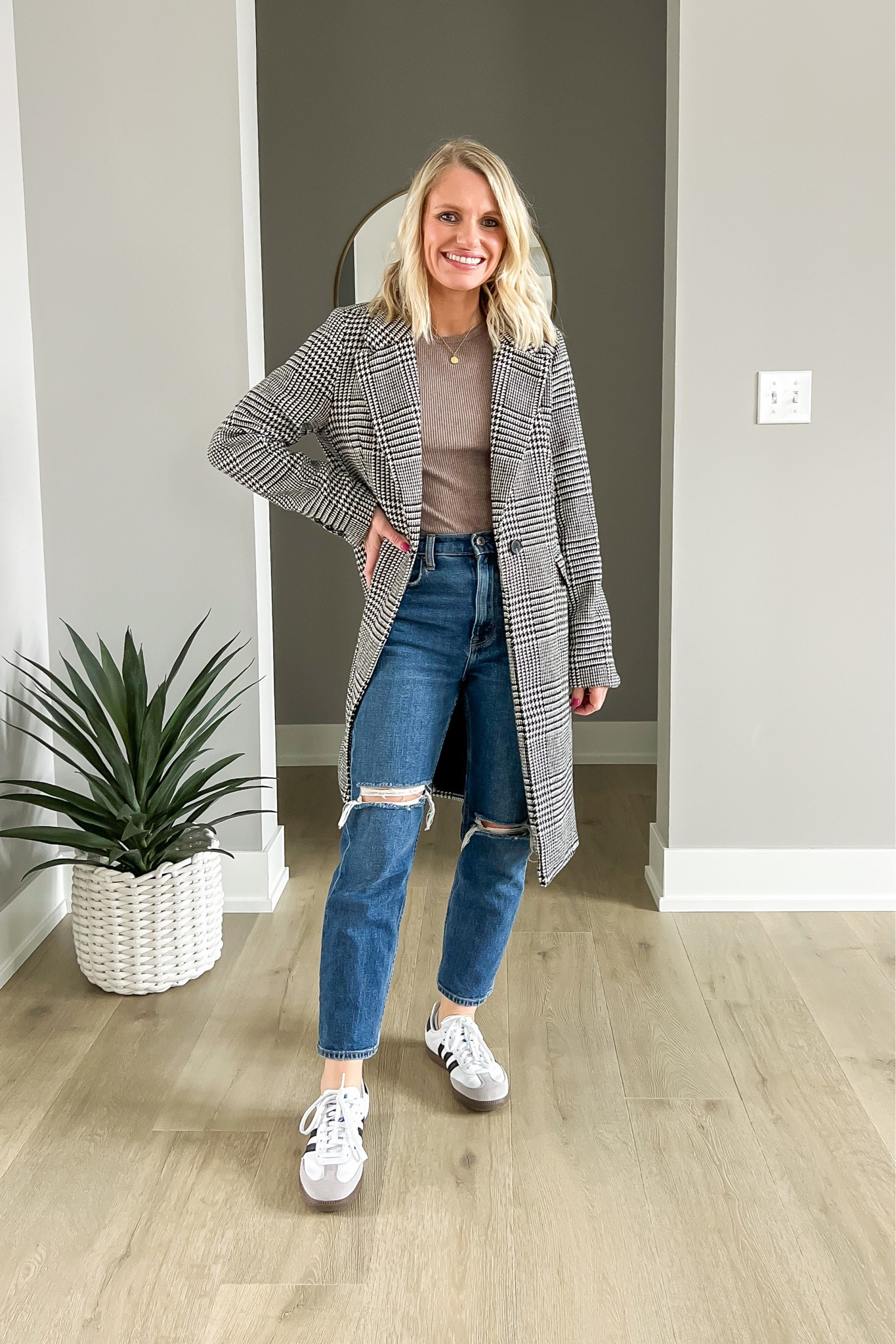 What I wore this week!
Top- small
Coat- linked similar
Jeans- 26/short
Shoes- 7

#LTKstyletip #LTKfindsunder100 #LTKSeasonal