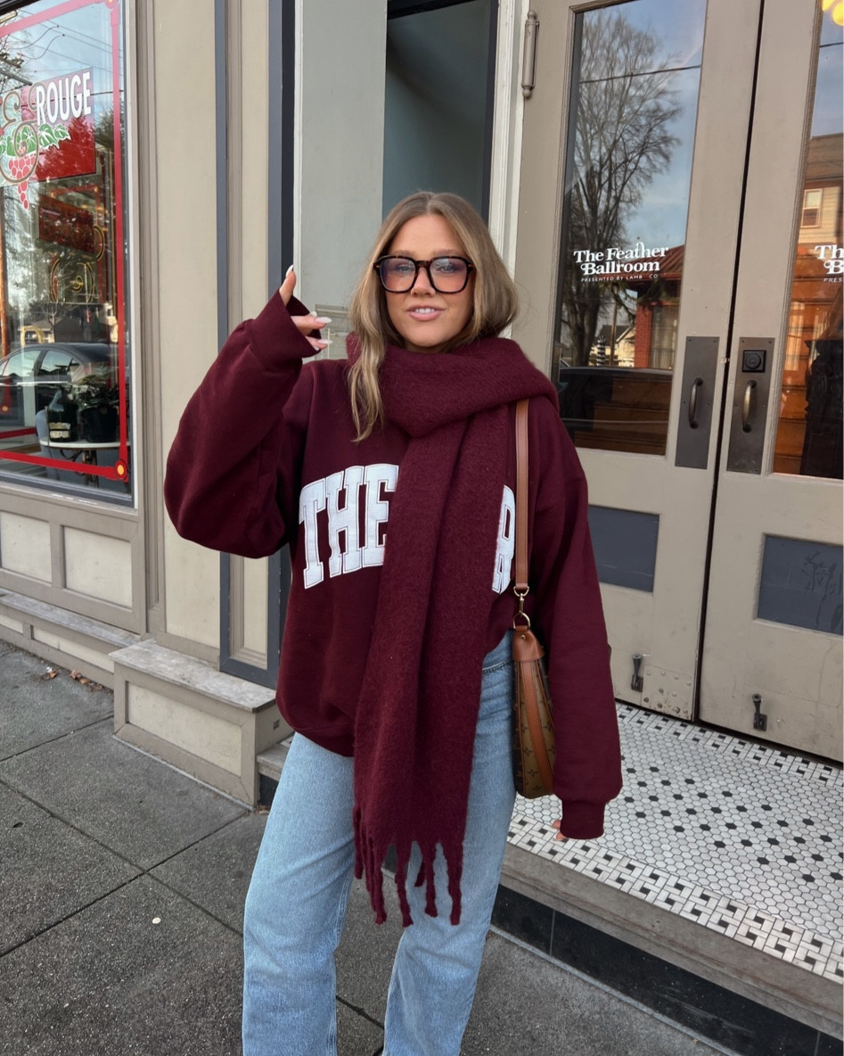 Sweatshirt XL , Agolde jeans true to size love this fit, scarf is Abercrombie, coach platform ugg style shoes are super warm and comfy I’m an 8 and I bought an 8 - but if you’re between go down size! 