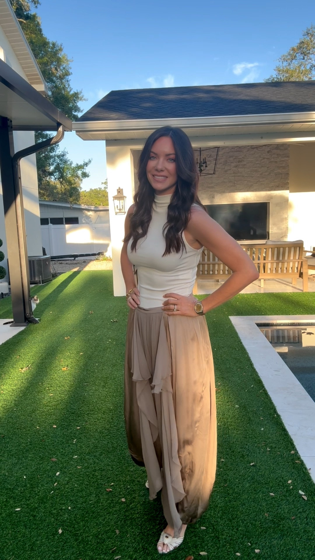 This look is from Zara, but I’ve linked similar items to my LTK. Exact Zara reference numbers are in this caption. These bloomers style pants are really trending this spring 🥰🌷
Zara pants: 4661/448
Zara top: 3253/301
@Zara 

#LTKxAerie