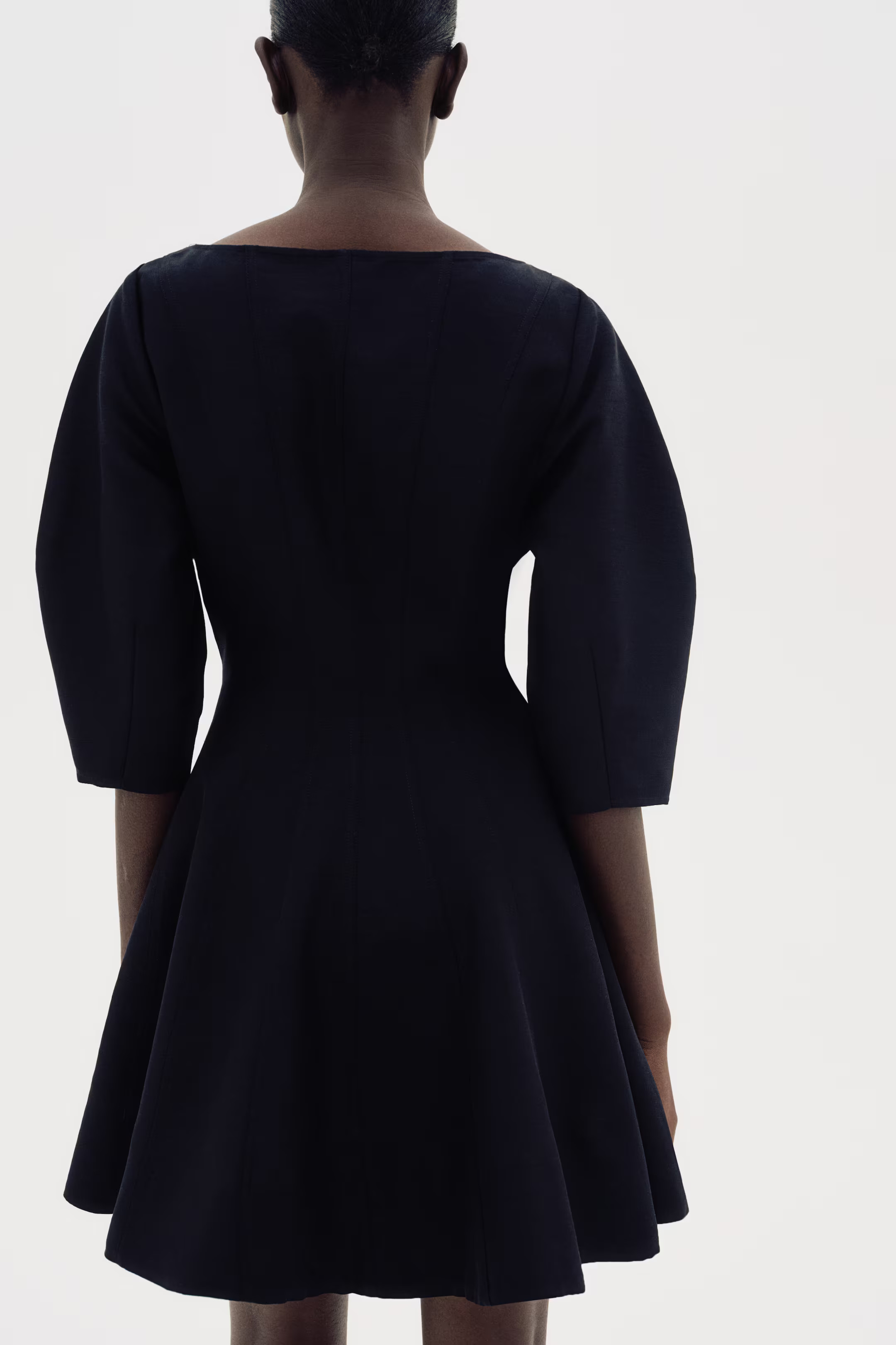 Scoop-neck dress | H&M (UK, MY, IN, SG, PH, TW, HK)