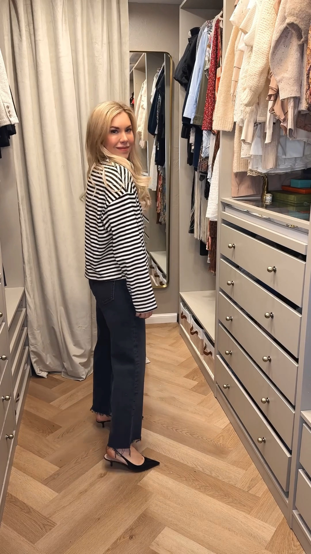 Stripe tee
Black jeans
Cropped wide leg black jeans 


#LTKootd #LTKdayinmylife #LTKSeasonal