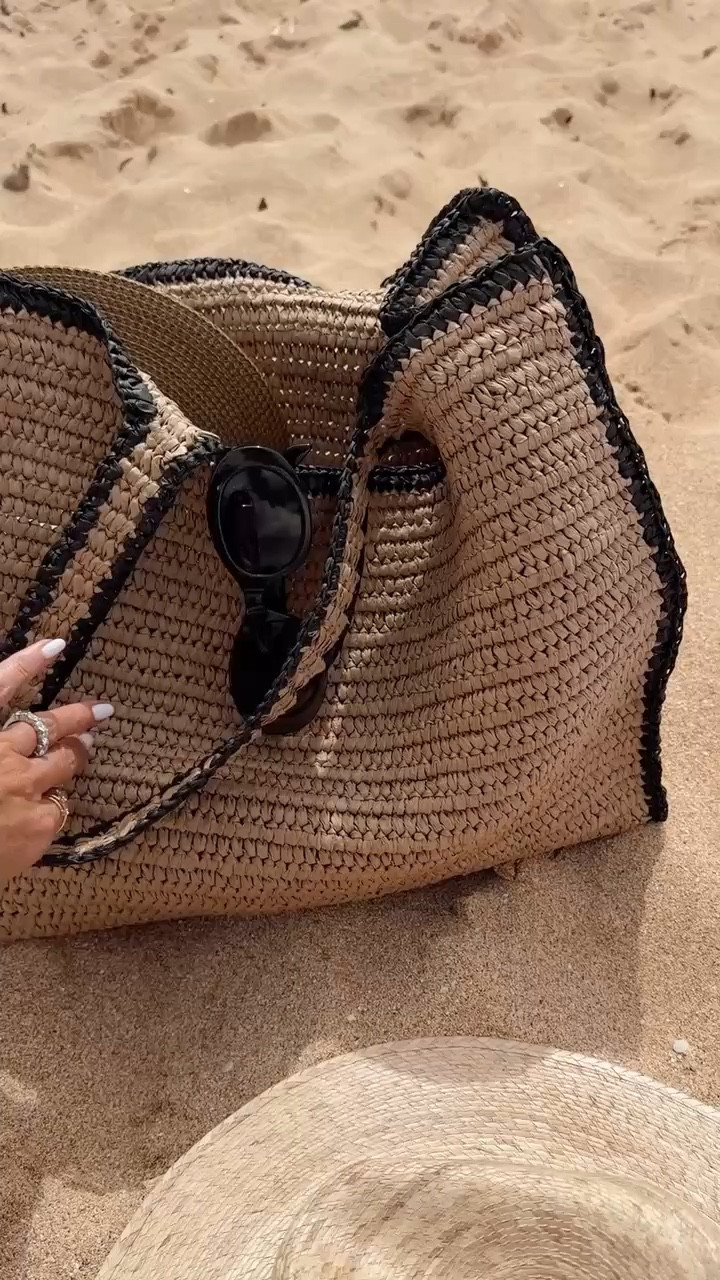 Absolutely love this tote bag from Target! Looks expensive but it’s not as well as these sunnies from Amazon. #stylinbyaylin #aylin #totebag

#LTKSeasonal #LTKmomlife #LTKTravel