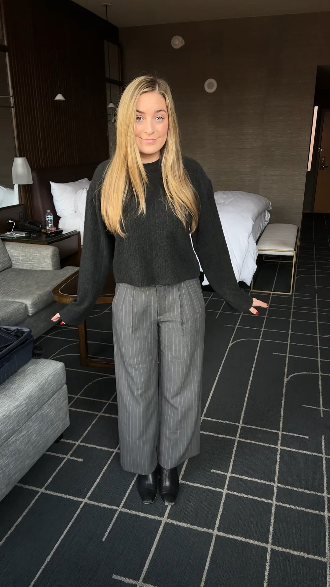 Come with me to cover a Rangers-Sabres game in St. Louis 🎶

Sweater: Zara
Trousers: Abercrombie
Boots: Dolce Vita
Coat: Ralph Lauren

#LTKWorkwear #LTKStyleTip #LTKBeauty