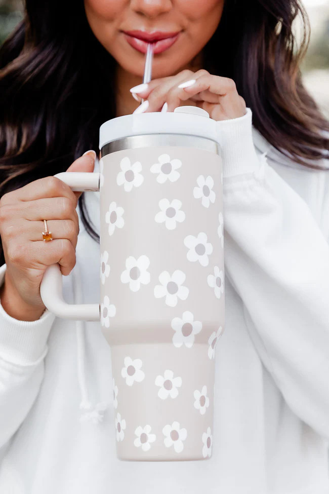 Sippin' Pretty Neutral Daisy 40 oz Drink Tumbler With Lid And Straw DOORBUSTER | Pink Lily
