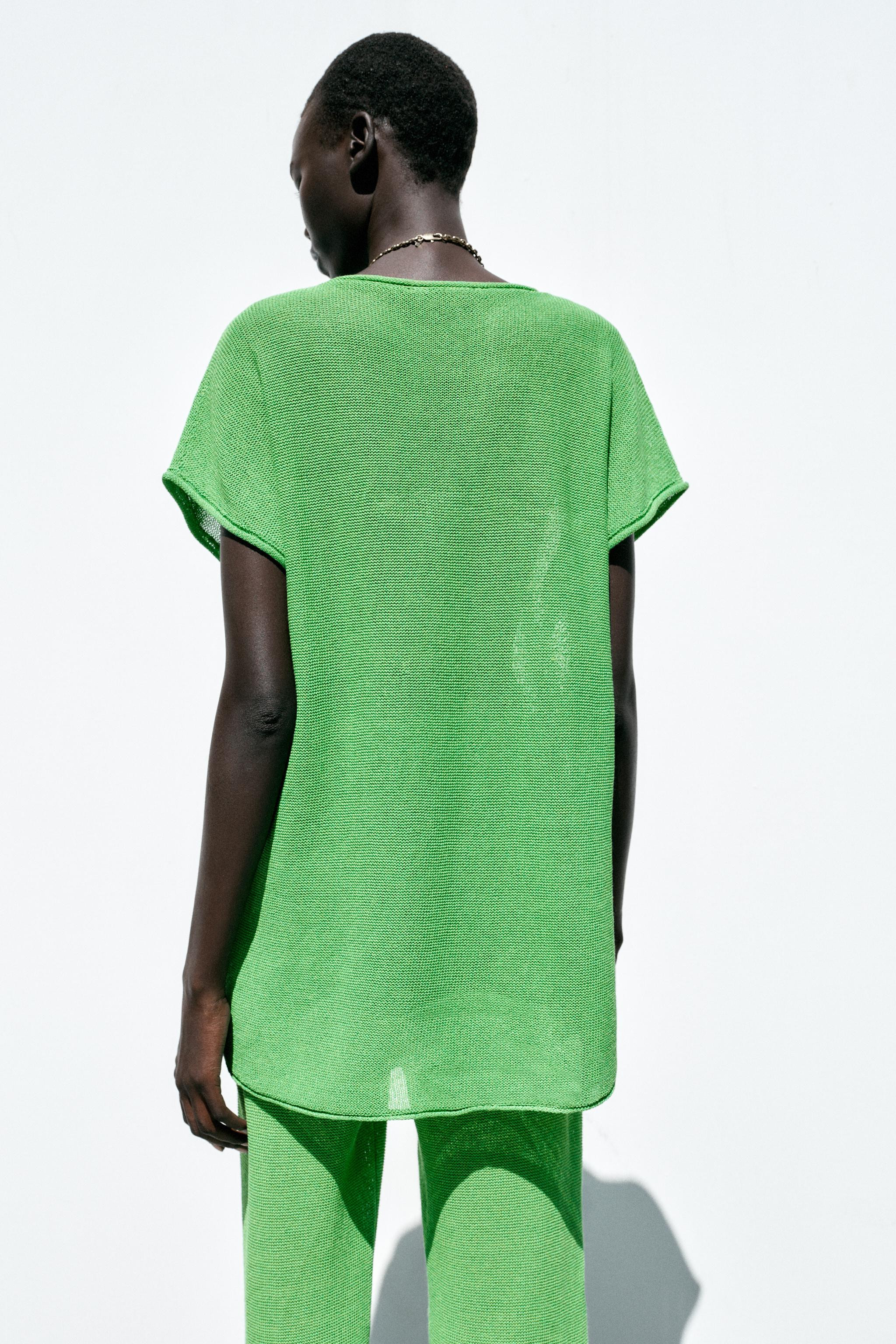 WIDE SLEEVE KNIT TOP$ 49.90Green | 5536/069/500Add to cartAddRound neck top with wide short sleev... | Zara US