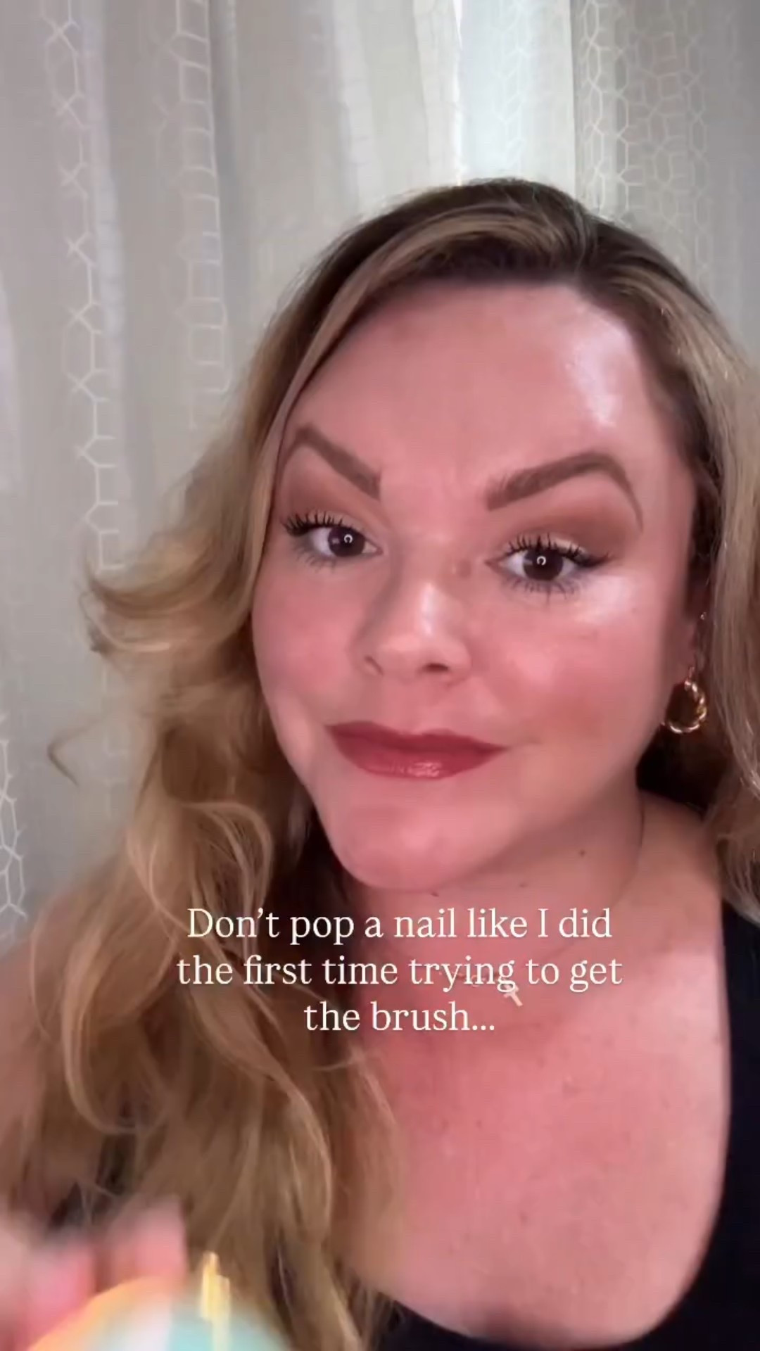 This bronzer tho!!! 😮‍💨 It is so good (.)
•
Have you tried this bronzer? 
•
•
Gucci bronzer/ Amazing bronzer/ Bronze in winter