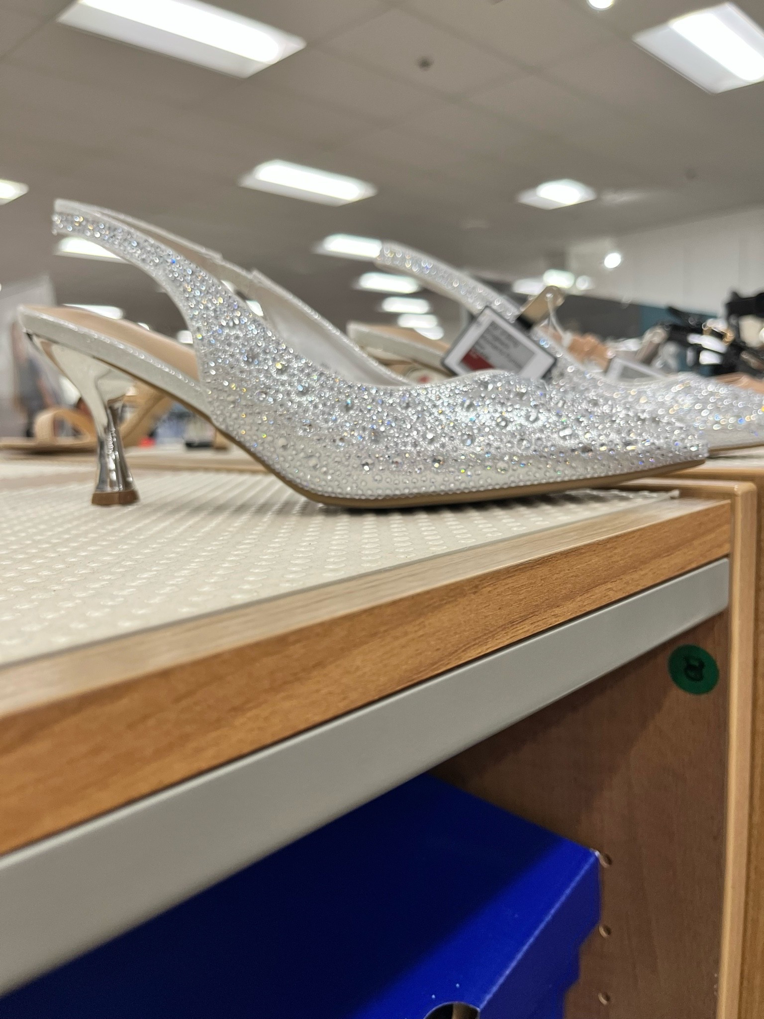 Women’s silver slingback pumps @Kohl's under $100.

Evening shoes, dress shoes, wedding guest heels, wedding shoes, bride heels.

#LTKWedding #LTKSeasonal