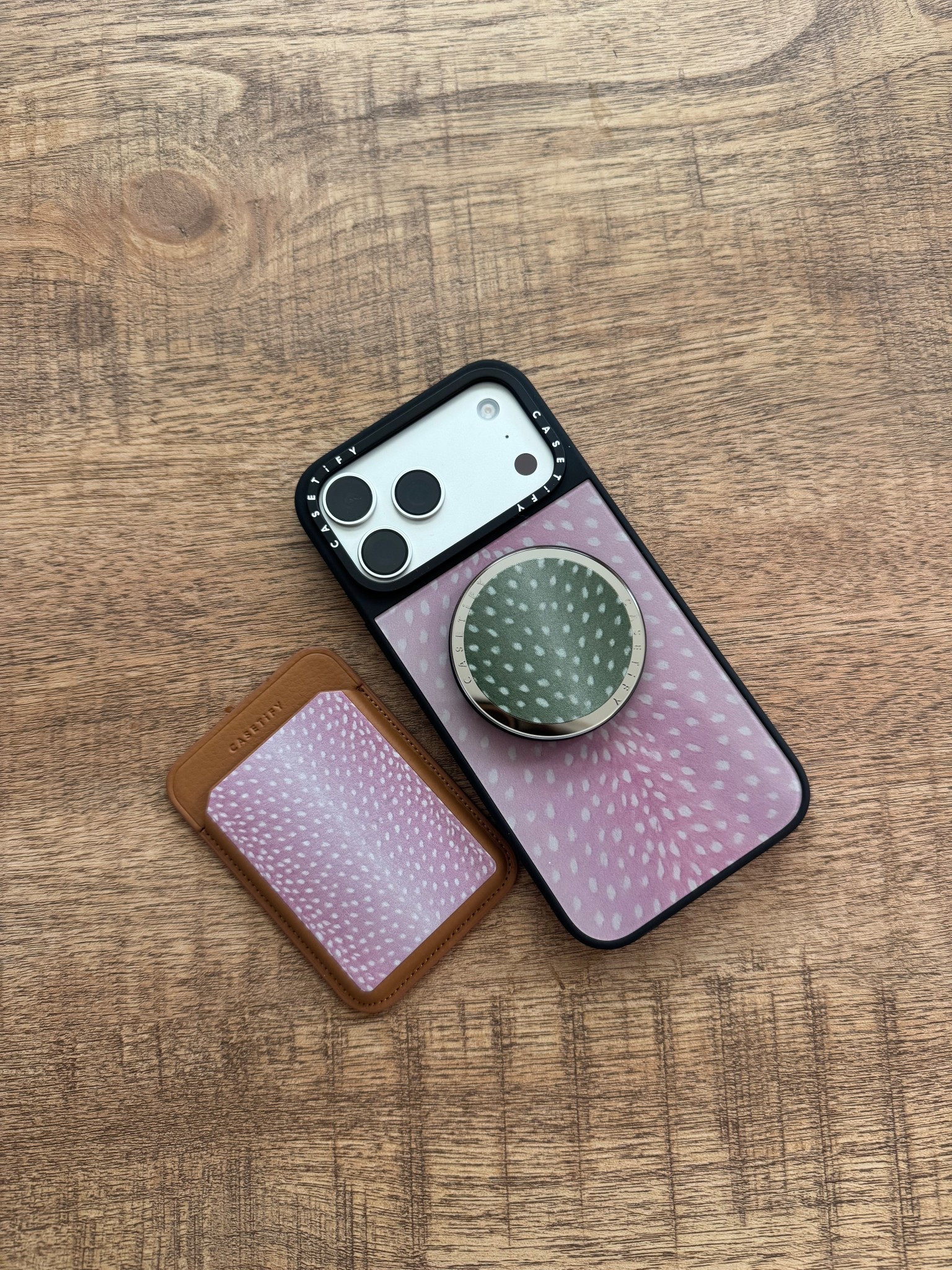 My current iPhone 17 pro max case 🐆🎀✨