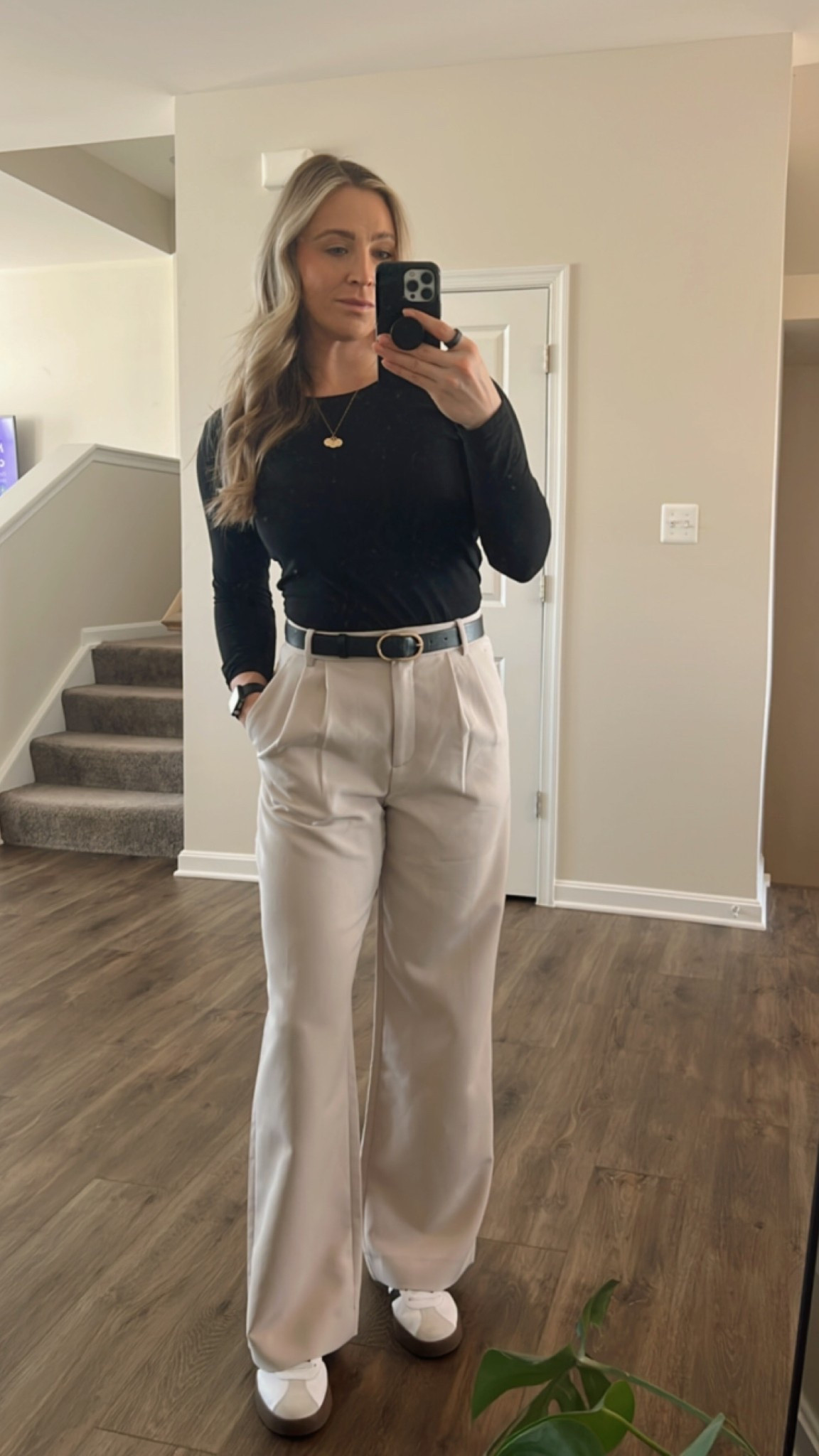 LOVE these pants 

#LTKStyleTip #LTKBeauty #LTKWorkwear
