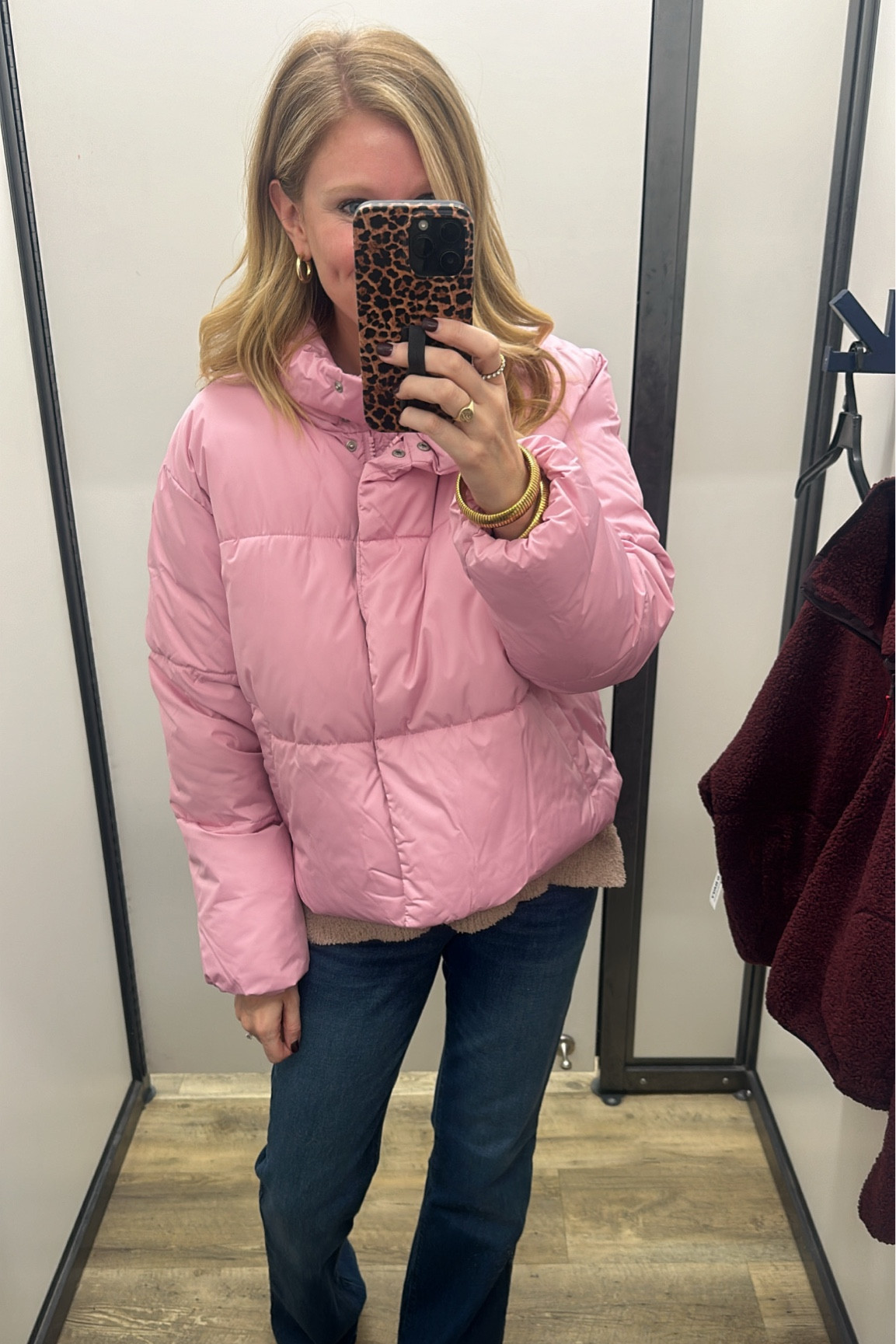 The popular quilted puffer coats from Old Navy are only $35 this week! 4 colors available. Runs tts. I’m in a M.

#oldnavy #oldnavystyle #oldnavyfinds #cyberweek #blackfriday #puffercoat 