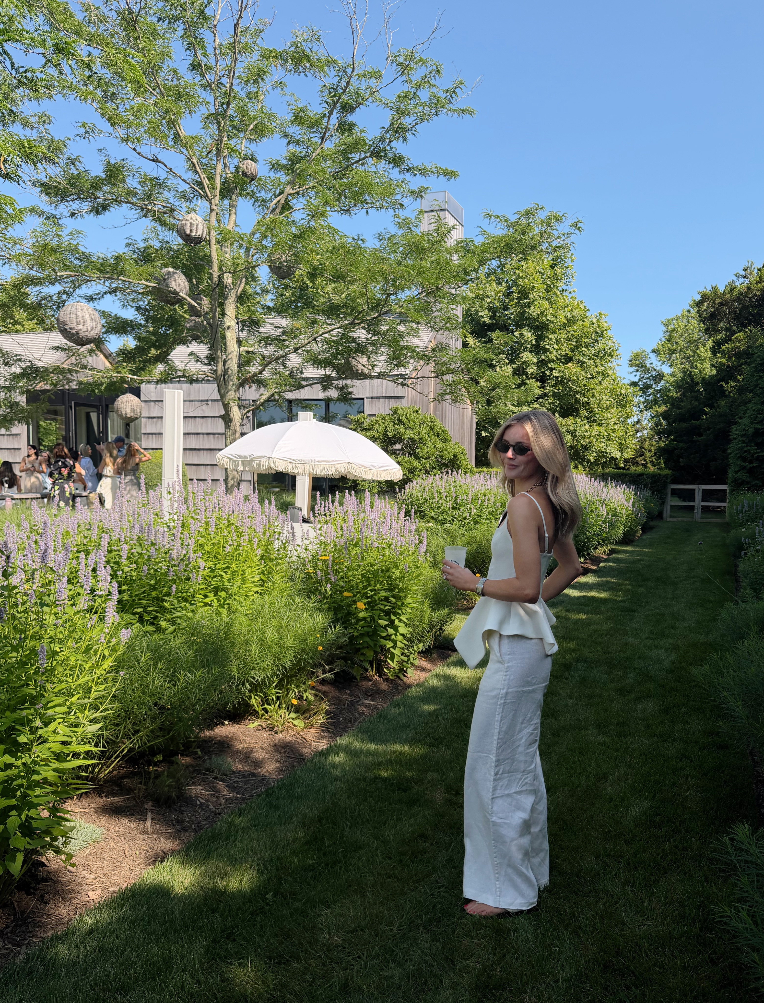 Still not over this Zara peplum top. It instantly makes a simple white outfit feel so elevated, and paired with easy trousers it’s the kind of look that works for summer dinners, garden parties, and vacation nights.✨🤍

zara peplum top
white summer outfit
summer dinner outfit
garden party outfit
vacation outfit
elevated casual
chic white outfit 

 #LTKgrwm #LTKootd #LTKSeasonal