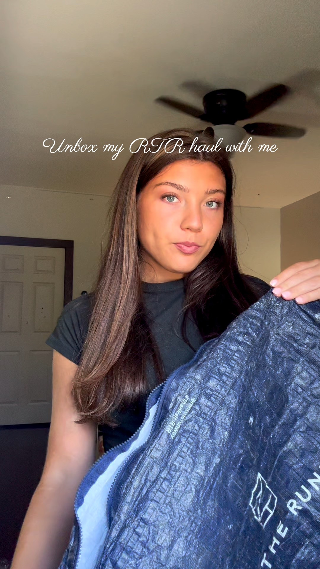 Unbox my RTR haul!! I LOVE these pieces!! The pink and white floral gown is on sale for $89 so go get it while you can! All linked🤍


#LTKautumn #LTKFindsUnder100 #LTKSaleAlert