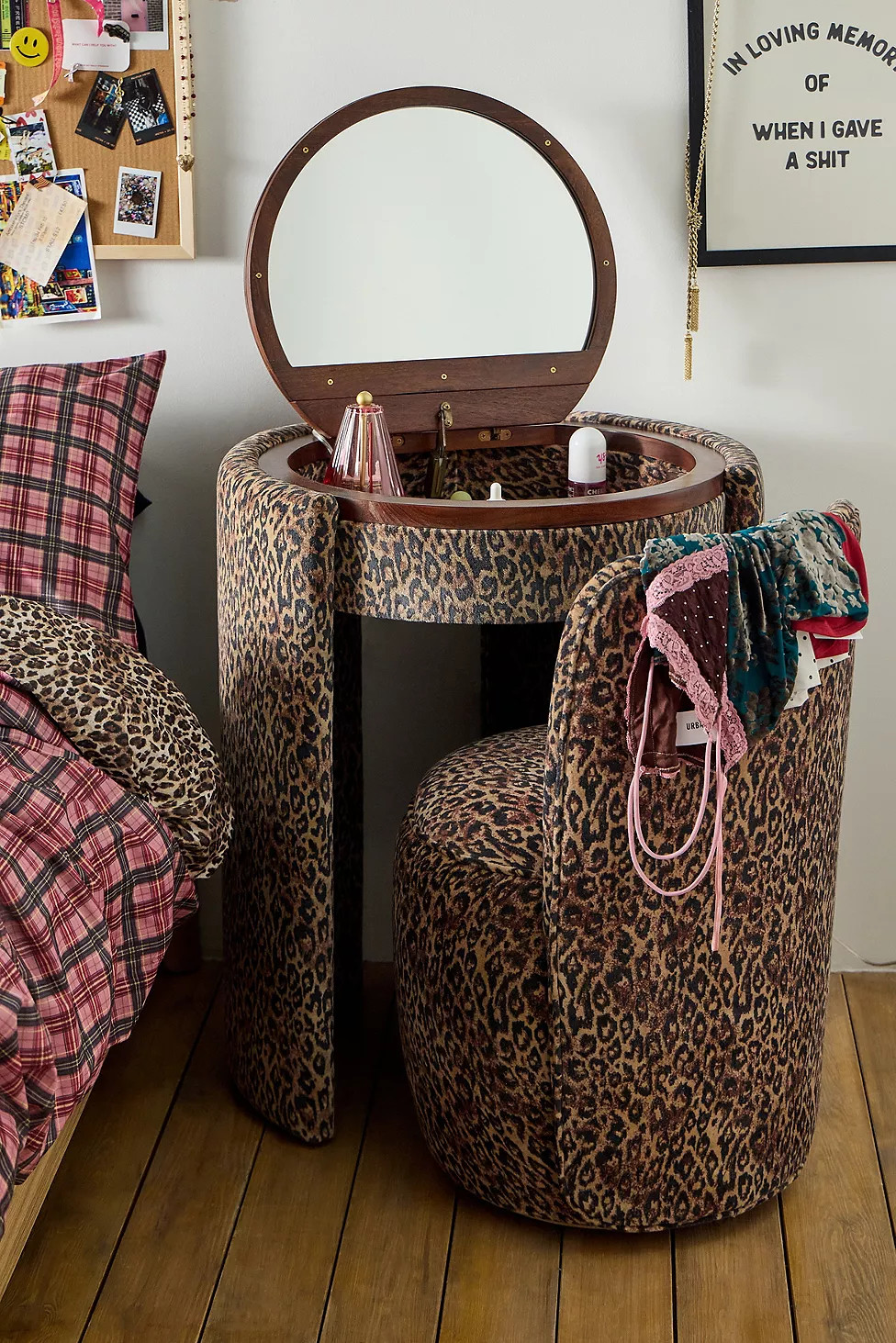 Jane Leopard Vanity And Chair | Urban Outfitters UK