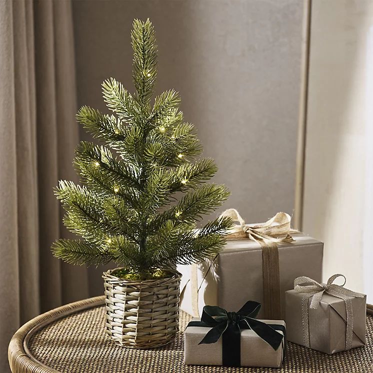 Pre Lit Christmas Tree – 1.5ft | The White Company (UK)
