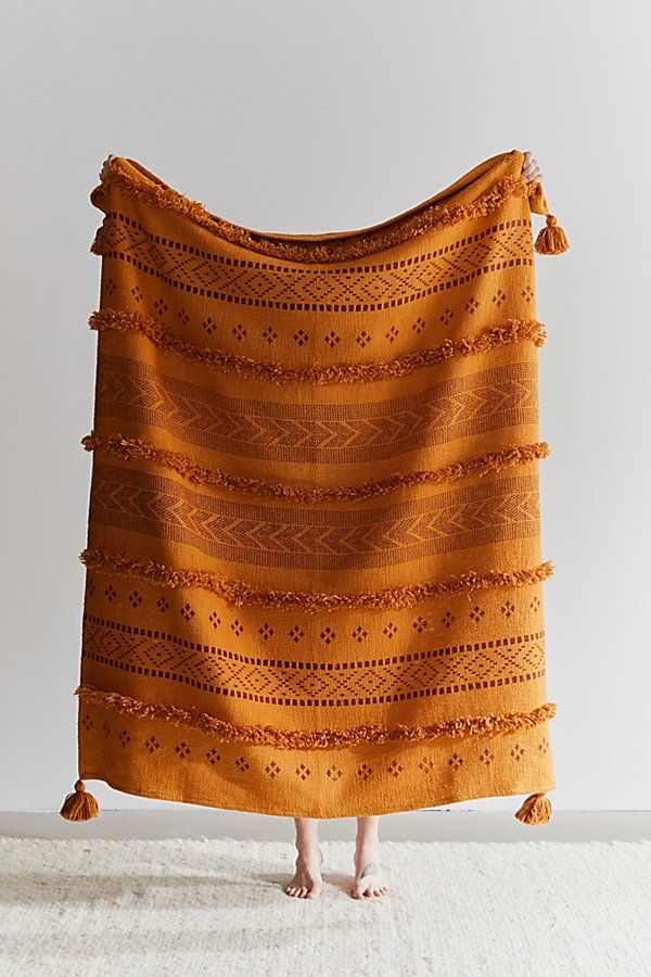 Sybil Tufted Throw Blanket - Gold at Urban Outfitters | Urban Outfitters (US and RoW)