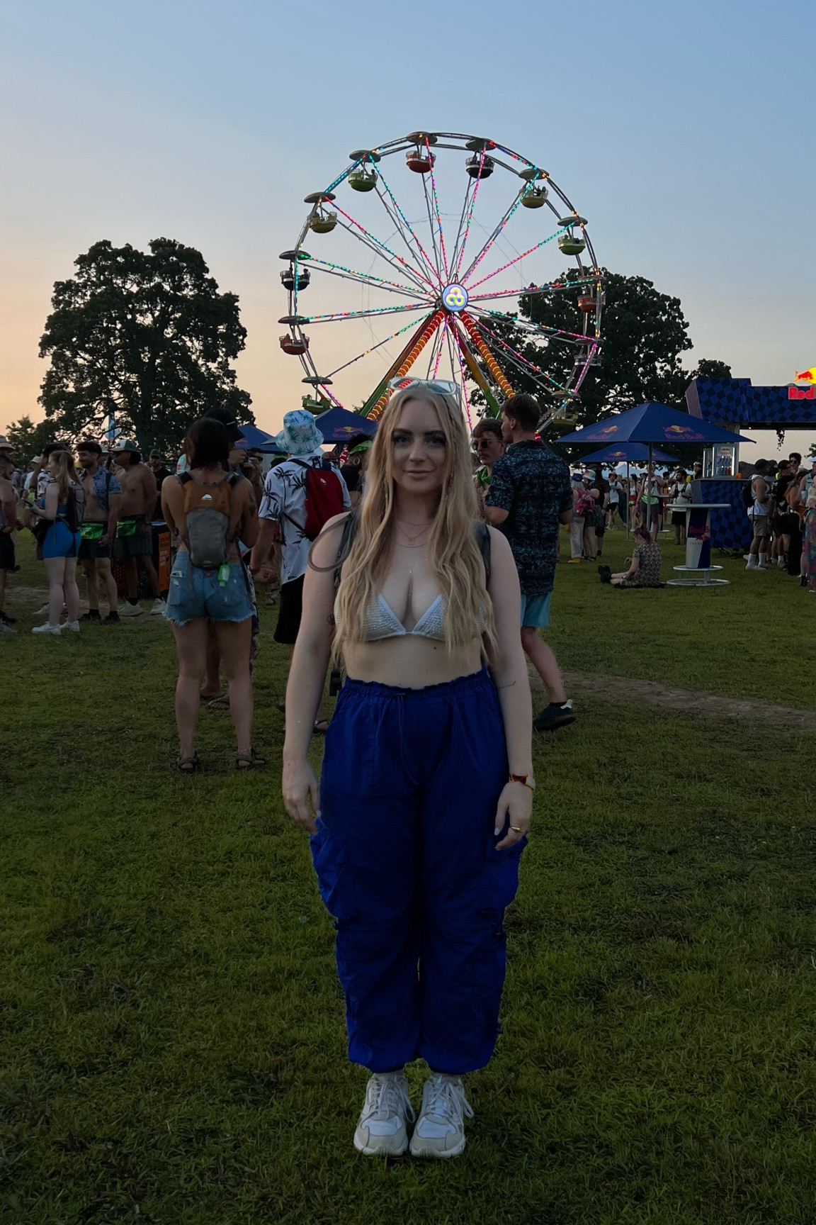 Bonnaroo day one outfit details! 

Top: wearing a Large
Cargos: wearing a small and had them altered, run long
Shoes: not the exact ones, but I just bought the tech hears to replace my falcons after the festival lol

#LTKcurves #LTKunder50 #LTKfit