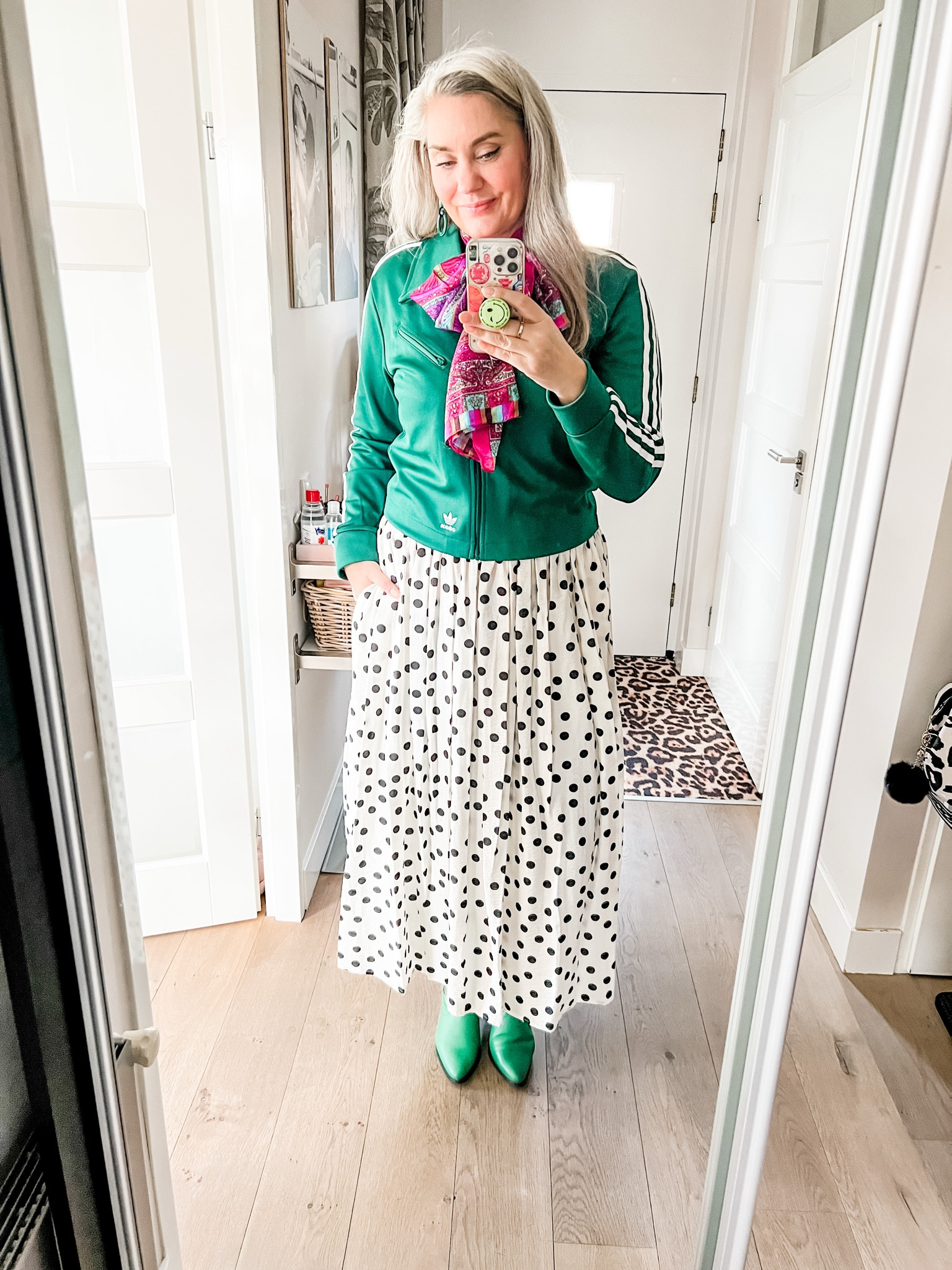 Ootd - Friday. Retro style Adidas training jacket paired with a polka dot skirt (Primark), thrifted silk scarf, green western boots (old Sacha). 



#LTKeurope #LTKFashionMonth #LTKnederlands
