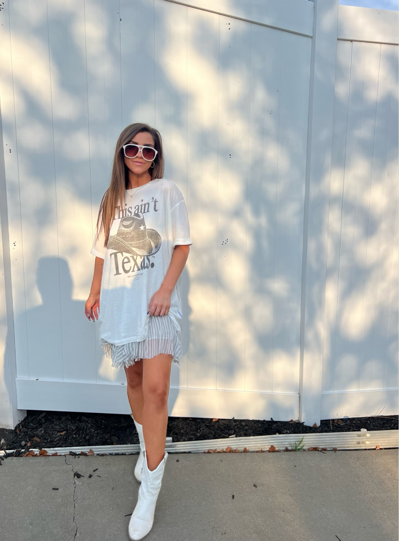 country concert fit — top is a M could size down, it’s very oversized! Bottoms are a small! 

#LTKStyleTip #LTKFindsUnder100 #LTKSeasonal