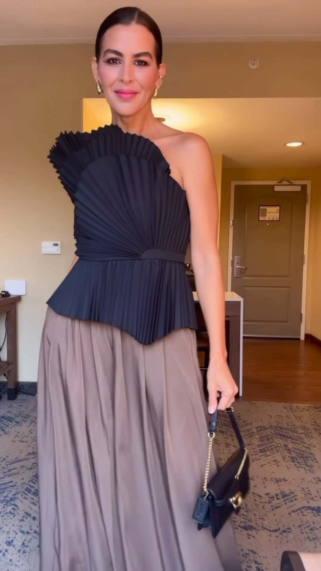 ‼️All sizing and details ⬇️
Size s in all pants.
S in tops. 
Adding similar off shoulder sweater, exact ones sold out. 

#LTKSeasonal #LTKfitnessgoals #LTKOver40